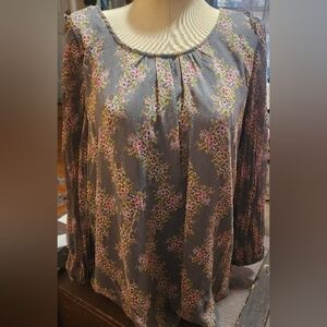 LC Lauren Conrad Womens Lined Pleated Long Sleeve Top Size Medium, Gray Floral